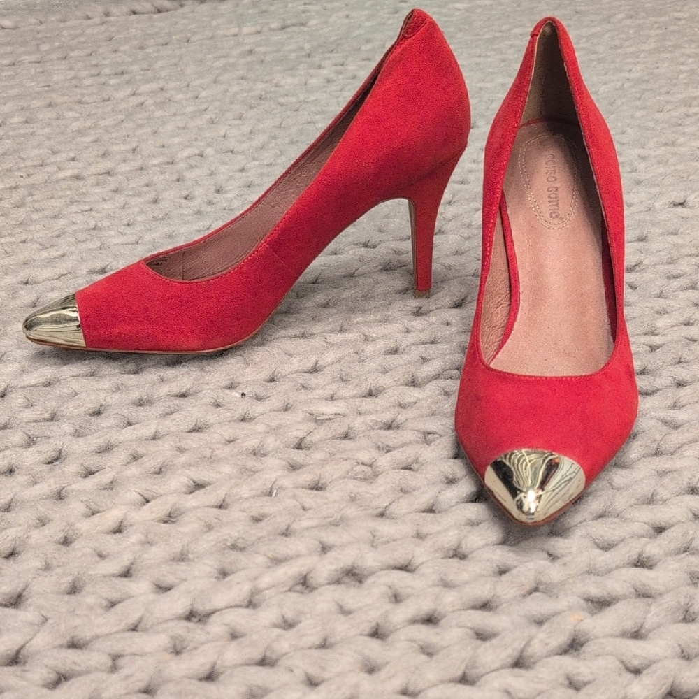 Corso Como Red Suede Pointed-Toe Pumps with Gold Toe Cap | 3” Heel | Size 9